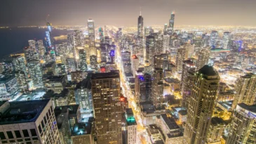 photo of chicago skyline at night