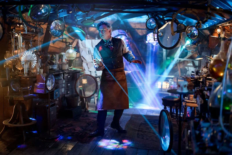 Daniel Craig performing as Andrew Ketterley